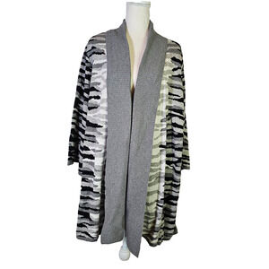 Isaac Mizrahi Live Women's Cardigan Sweater Size 3X Grey Black Animal Print Plus